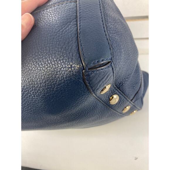 MICHAEL KORS, LARGE NAVY PEBBLED LEATHER SHOULDER BAG (ASIS) - Picture 7 of 16